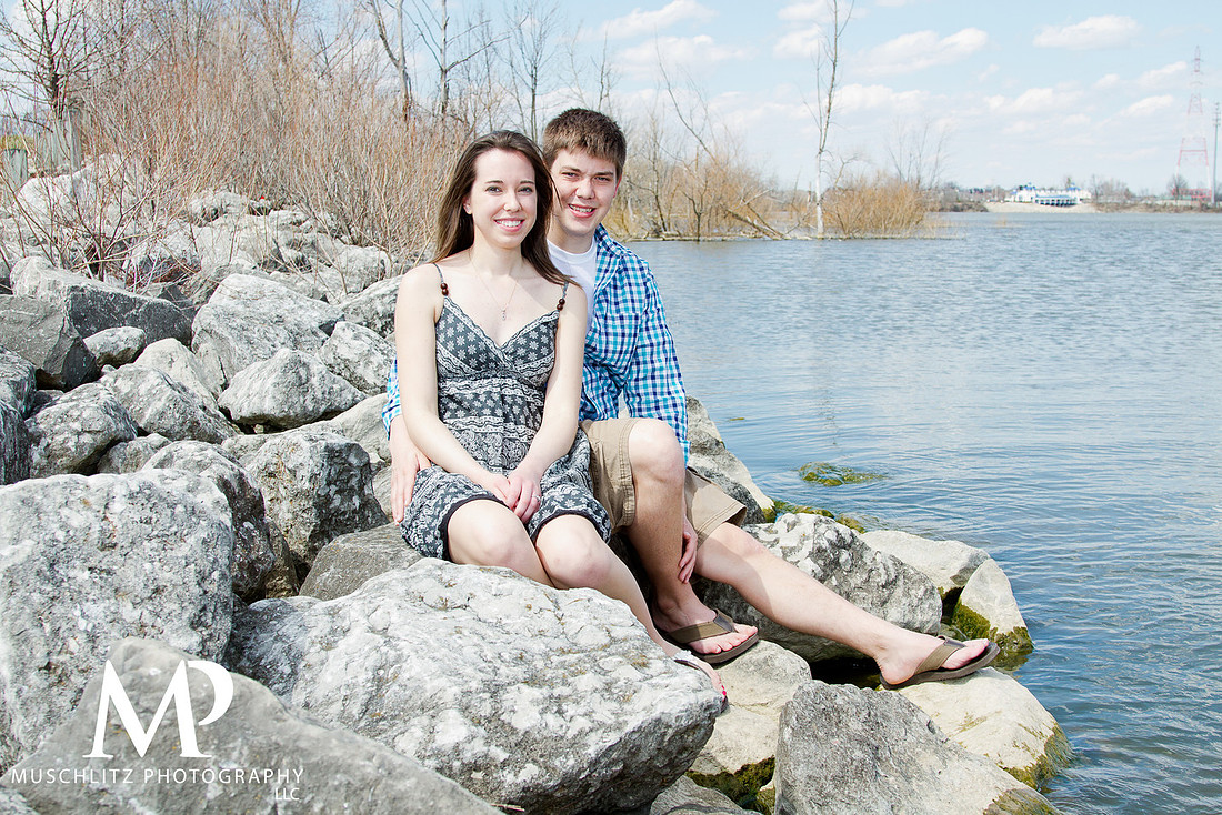 Inniswood Metro Gardens &amp; Hoover Reservoir Engagement Portraits, Westerville, Ohio