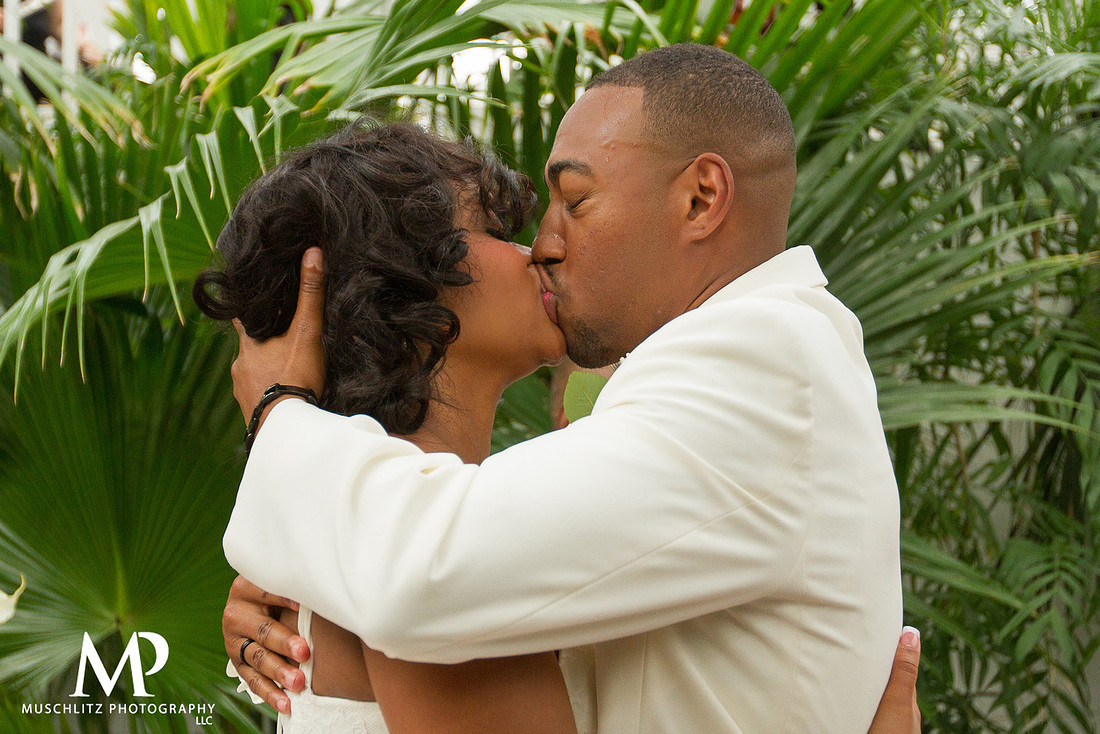 Best-of-2013-weddings-columbus-ohio-the-franklin-park-conservatory-ross-family-life-center-