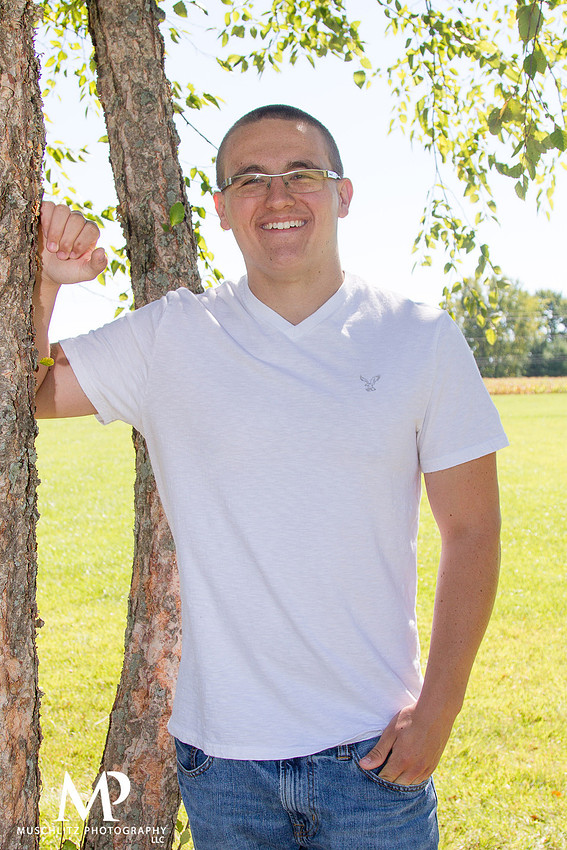 tree-homestead-park-senior-portraits