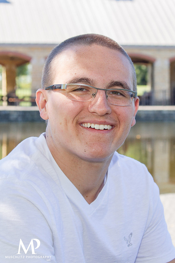 headshot-senior-portrait-homestead-park