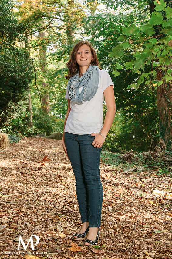 female-fall-outdoor-senior-portraits-jeffrey-mansion-bexley-ohio