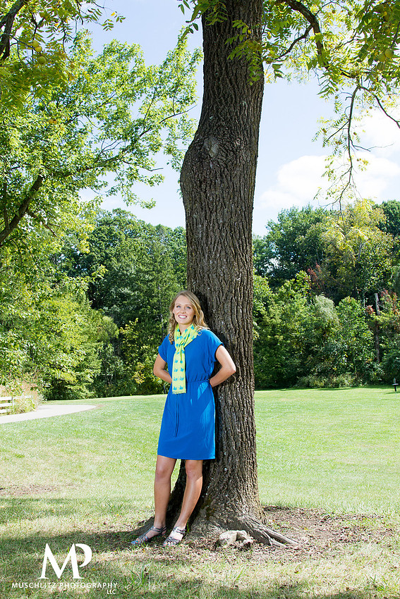 Tall-tree-senior-portraits-inniswood