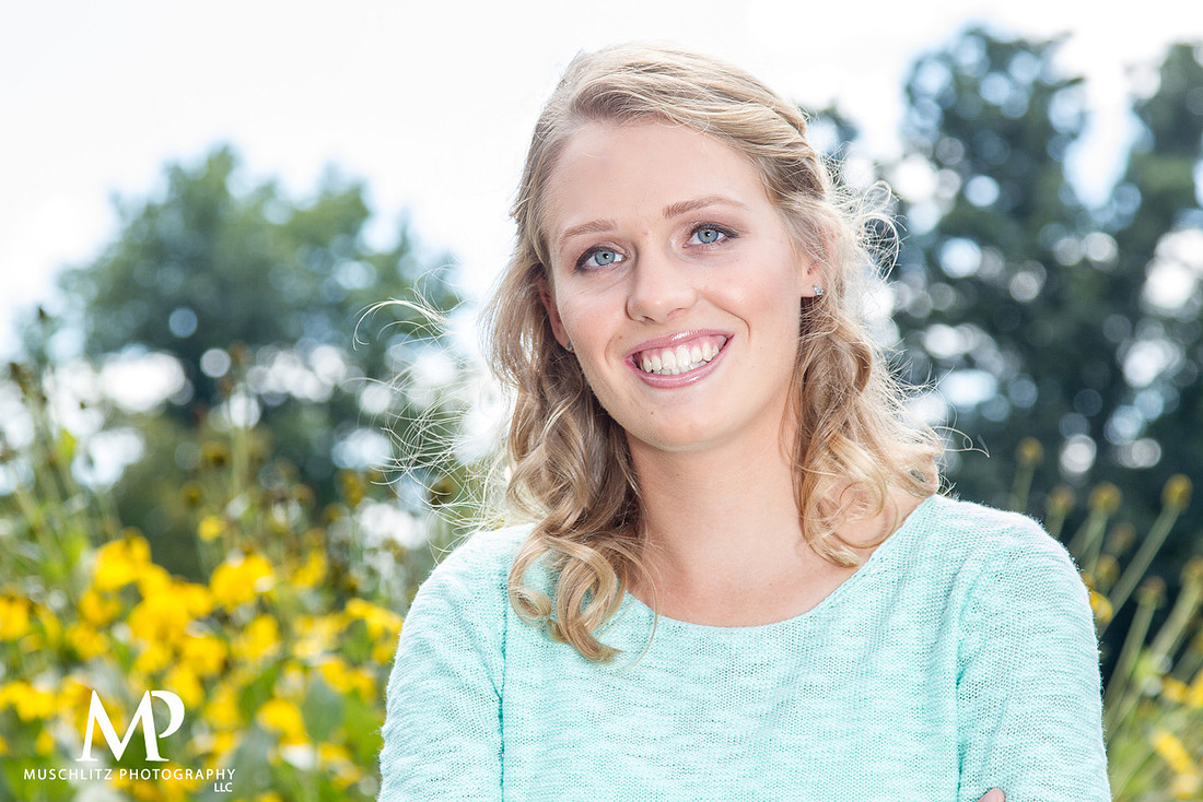 Headshot-senior-portraits-inniswood-metro-gardens