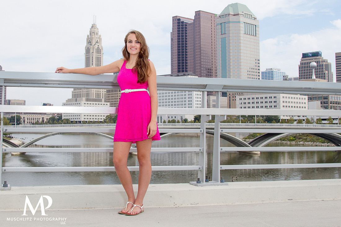 Downtown-metropolitan-senior-portrait-session-outdoors-columbus-ohio
