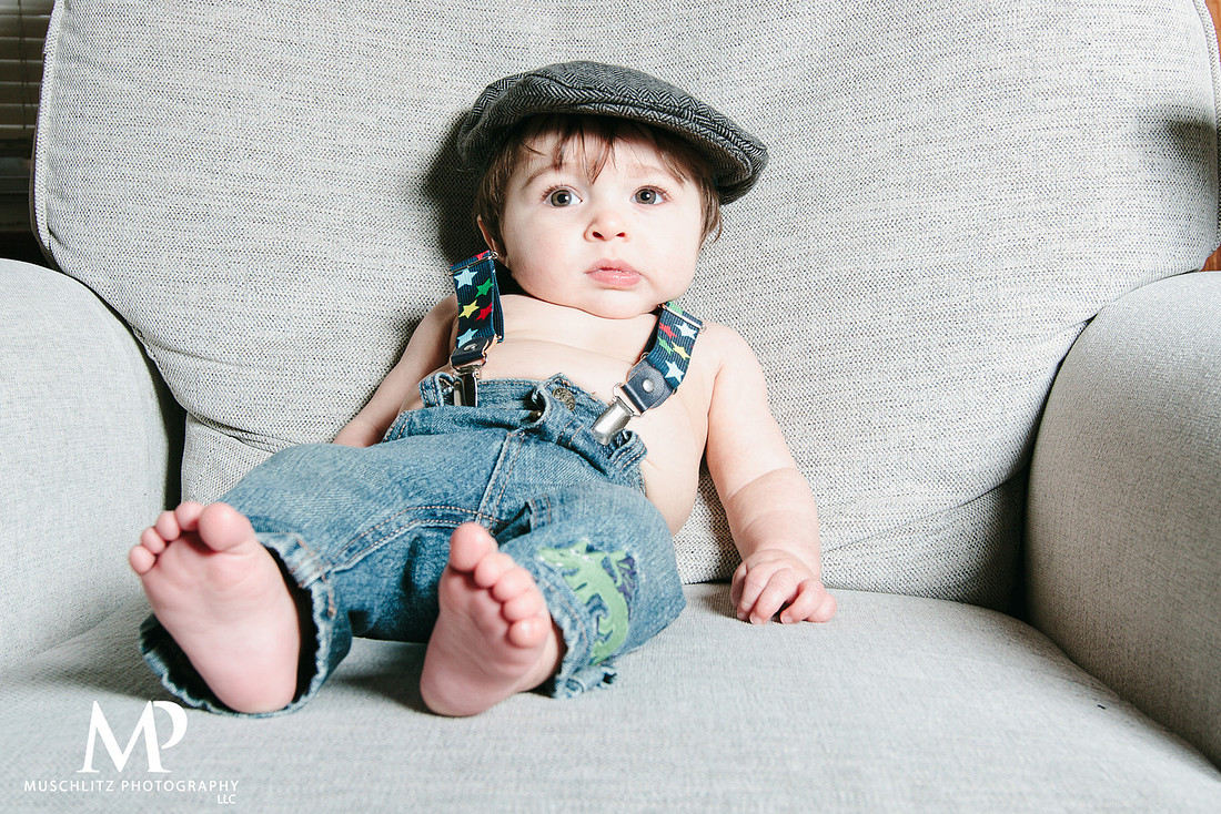 6-month-old-portraits-cute-baby-boy-copumbus-ohio-home-portrait-session