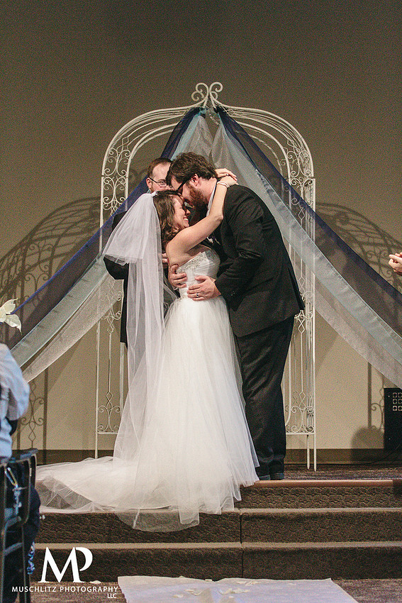 blue-ombre-wedding-xenos-christian-fellowship-columbus-ohio-muschlitz-photography