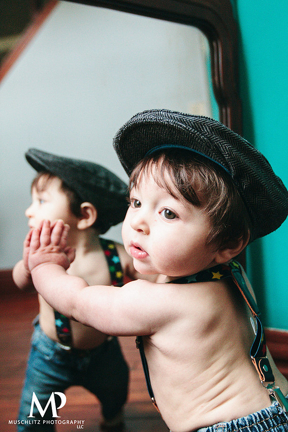 6-month-old-portraits-cute-baby-boy-copumbus-ohio-home-portrait-session