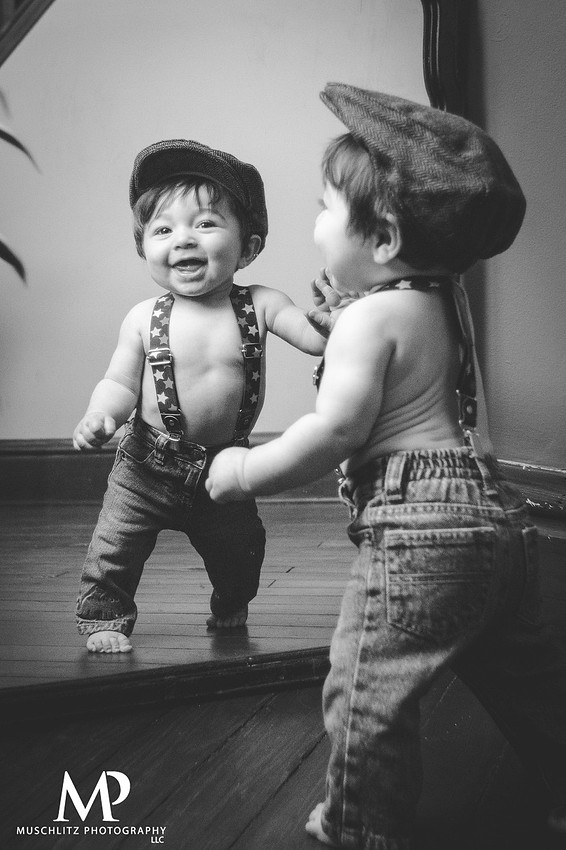 6-month-old-portraits-cute-baby-boy-copumbus-ohio-home-portrait-session